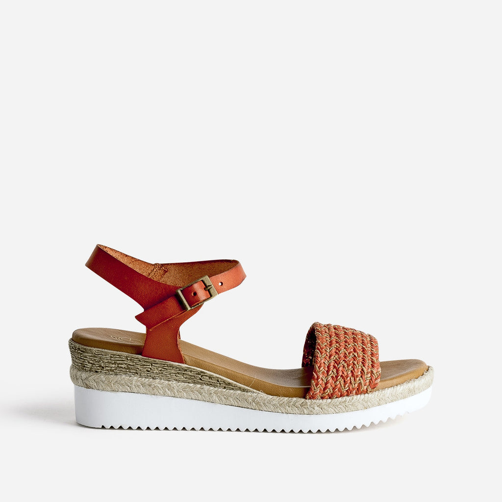 Sandale orange éco-conçue en cuir avec bride tressée - 1