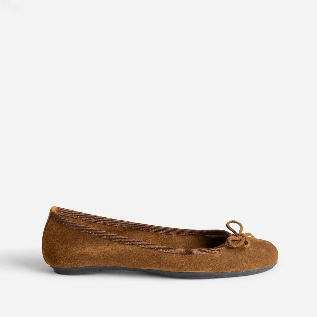 Ballerine cognac en cuir velours à petit nœud - 1