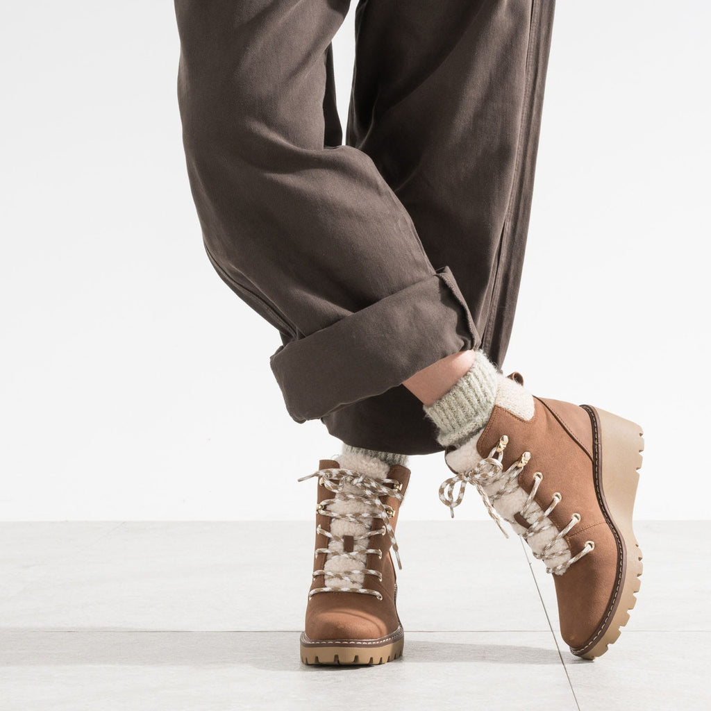 Boots compensés beige esprit montagne - 4