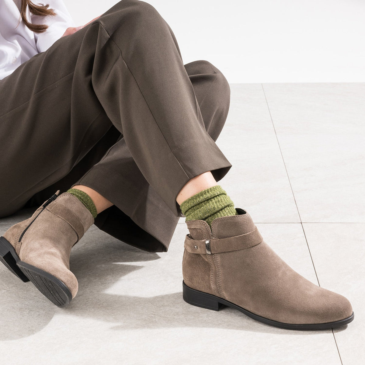 Boots taupe cuir velours - 2