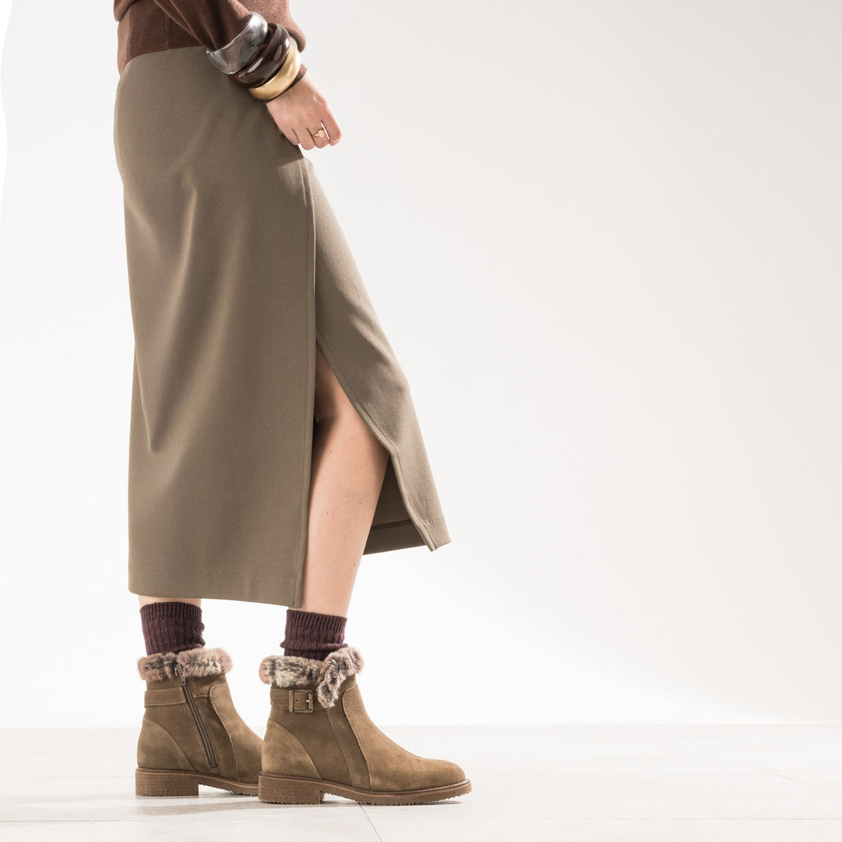Boots marron en cuir velours fourré - 2